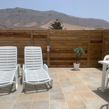 Apartment In Famara Beach Teguise  Extérieur photo
