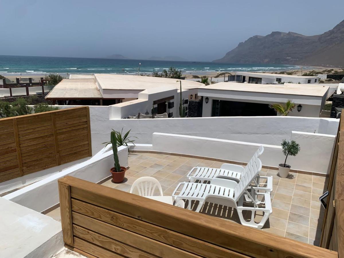 Apartment In Famara Beach Teguise  Extérieur photo