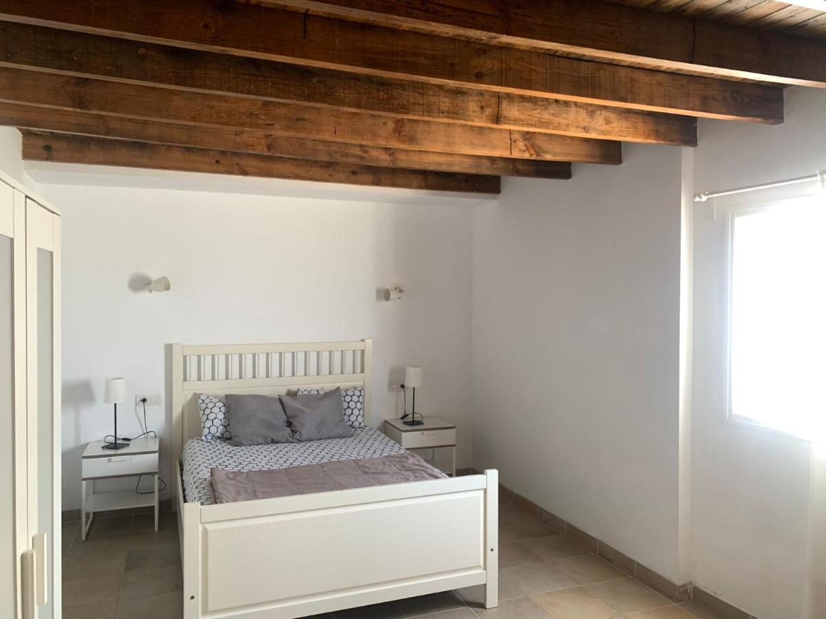 Apartment In Famara Beach Teguise  Extérieur photo